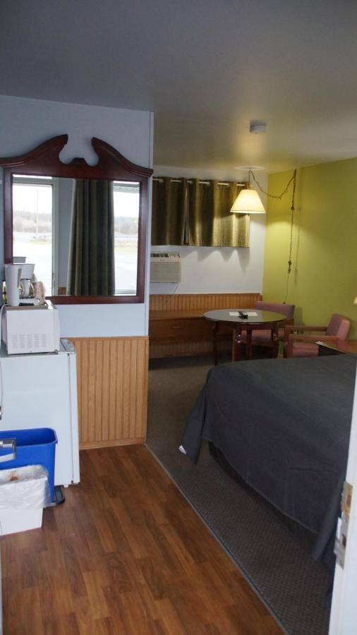 Robyn'S Motel Peterborough Exterior foto